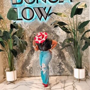 Meet your Posher, Raine